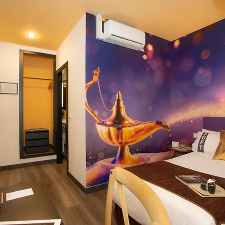 Casual Del Cine Hotel Walencja